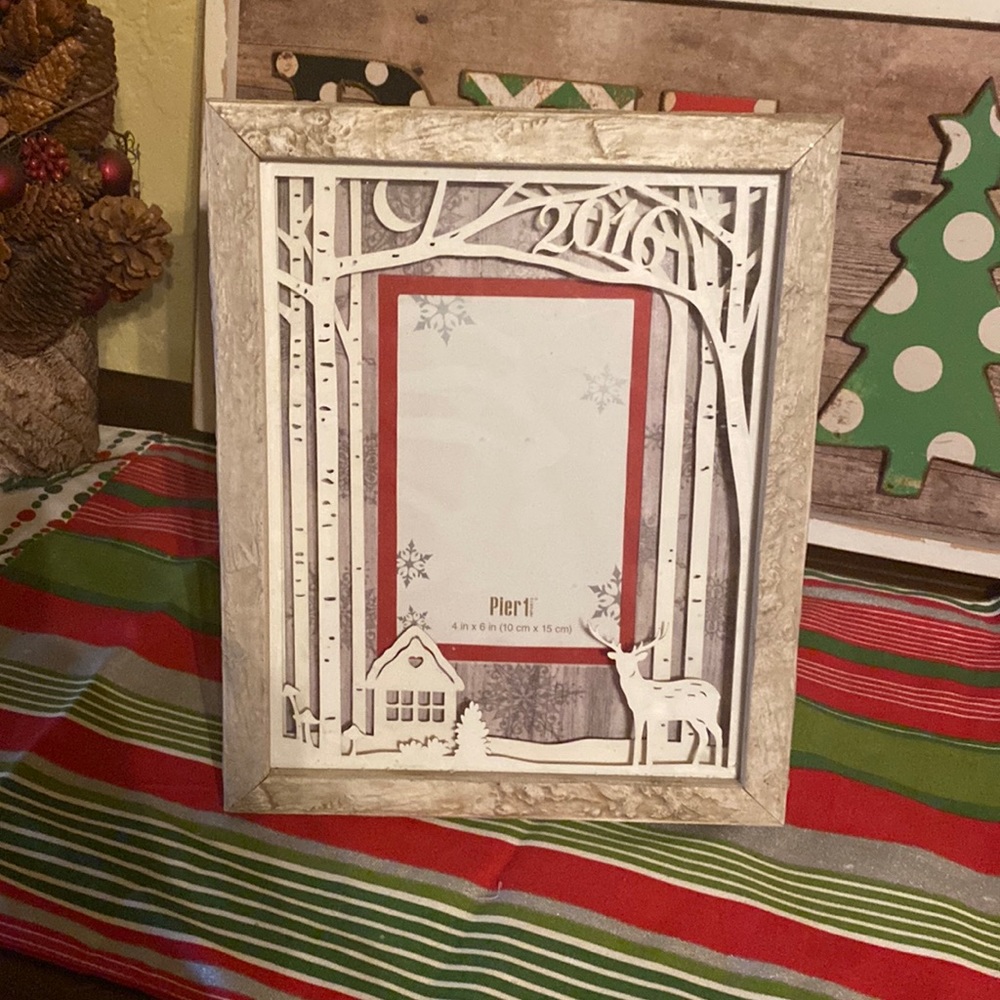Pier 1 2016 Christmas frame
